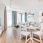 Plac Unii Aquamarine Premium